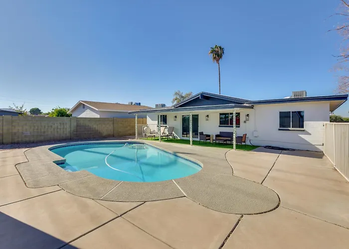 11 Mi To Dtwn Phoenix: Main House W/ Outdoor Oasis