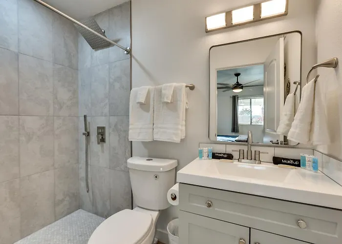11 Mi To Dtwn Phoenix: Main House W/ Outdoor Oasis Holiday home