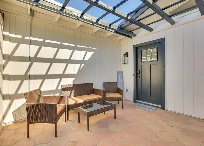 Holiday home 11 Mi To Dtwn Phoenix: Main House W/ Outdoor Oasis Phoenix