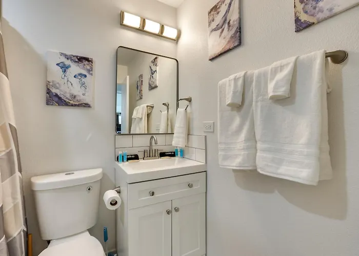 11 Mi To Dtwn Phoenix: Main House W/ Outdoor Oasis Holiday home